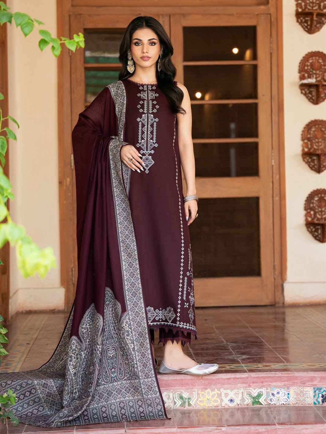 Izel Brand Most Popular 3 Piece Dhanak Fabric Premium Quality Stuff Embroidery Design ZN-1170