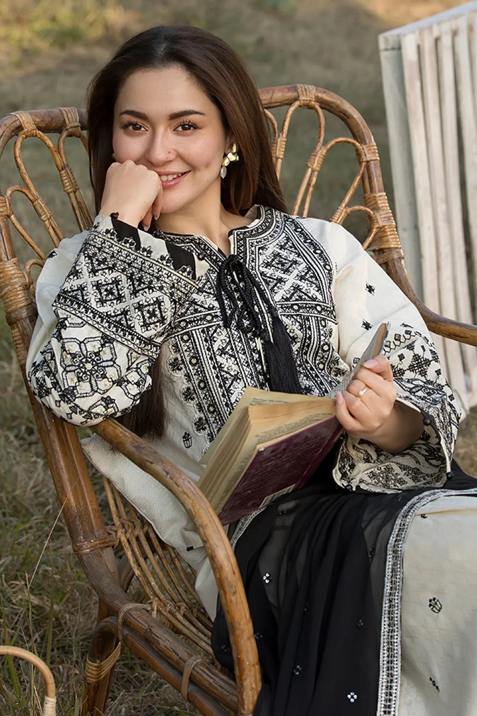 Qalamkar-3PC DHANAK EMBROIDERED SHIRT WITH DHANAK EMBROIDERED SHAWL AND TROUSER ZDH-508